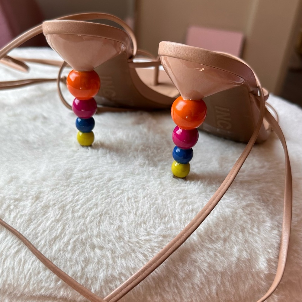 Wrapped heels - Picture 4 of 7